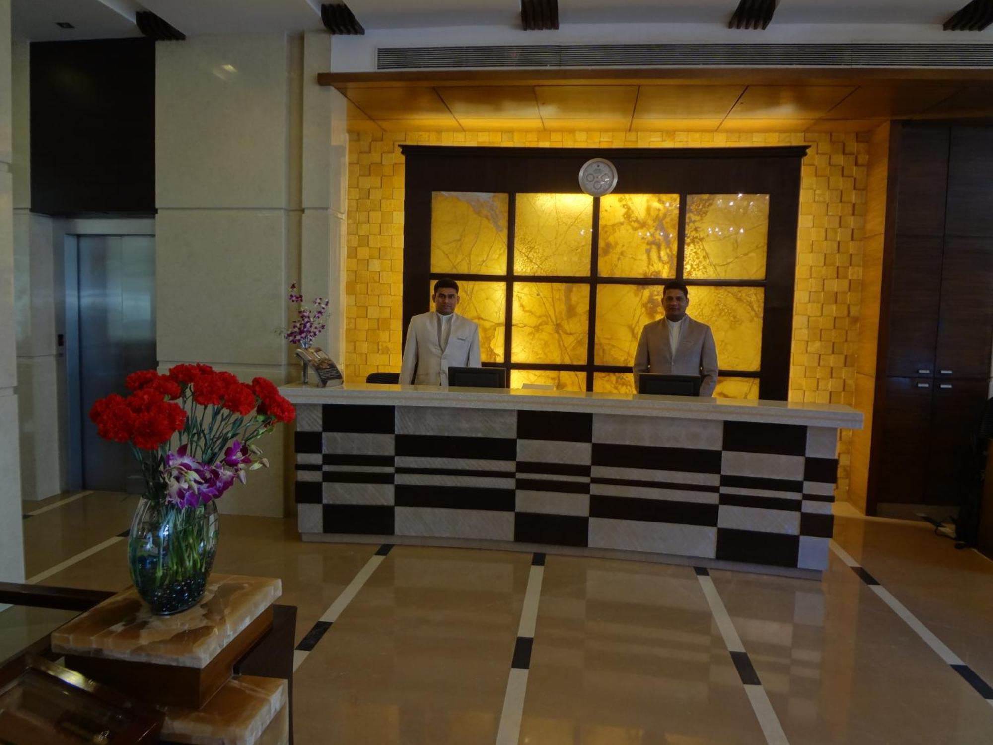 Grand Residency Hotel & Serviced Apartments Bombaim Exterior foto